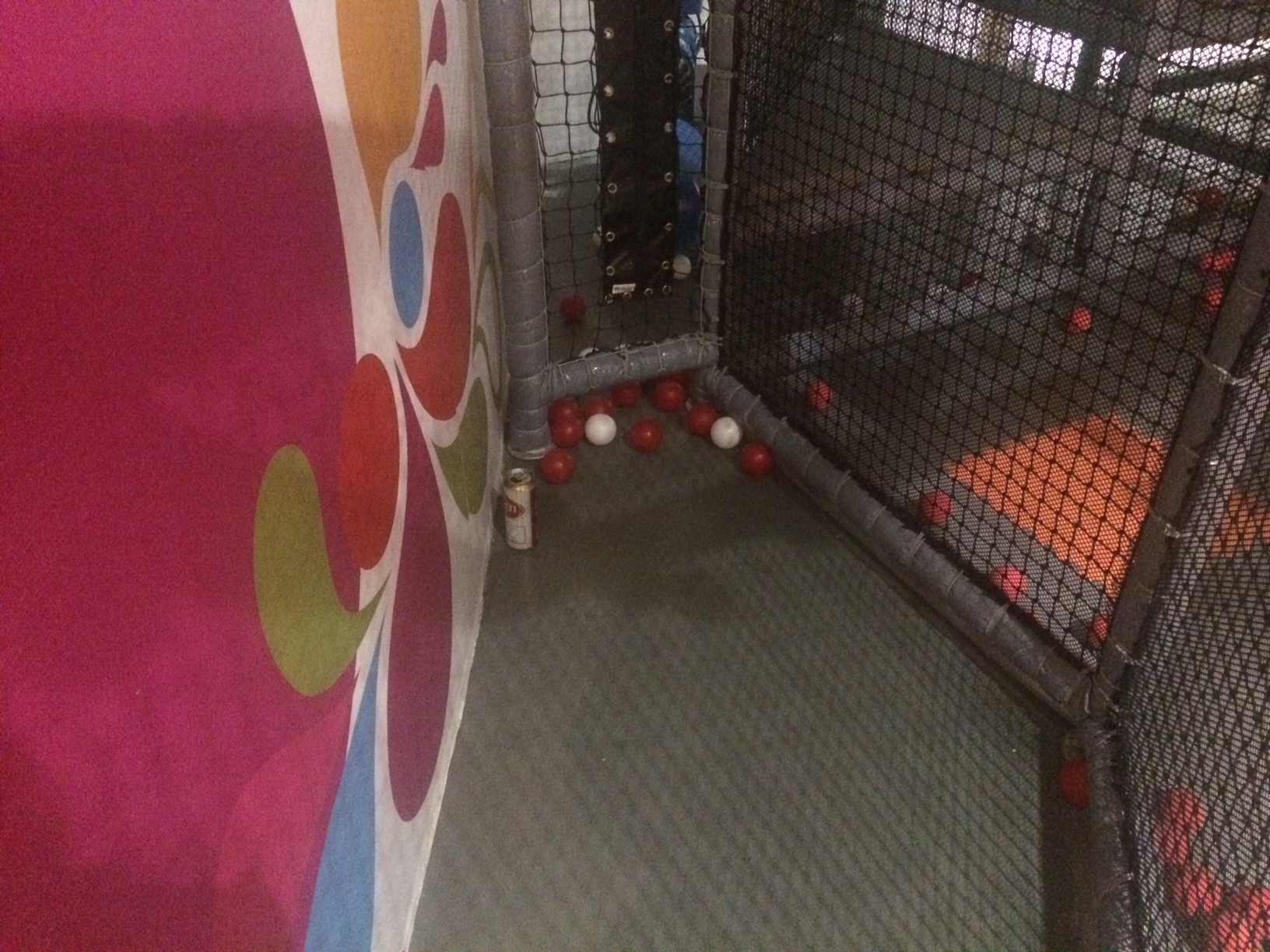 Illustration for article titled Jó, hogy nem játszókocsmát nyitottak gyerekeknek