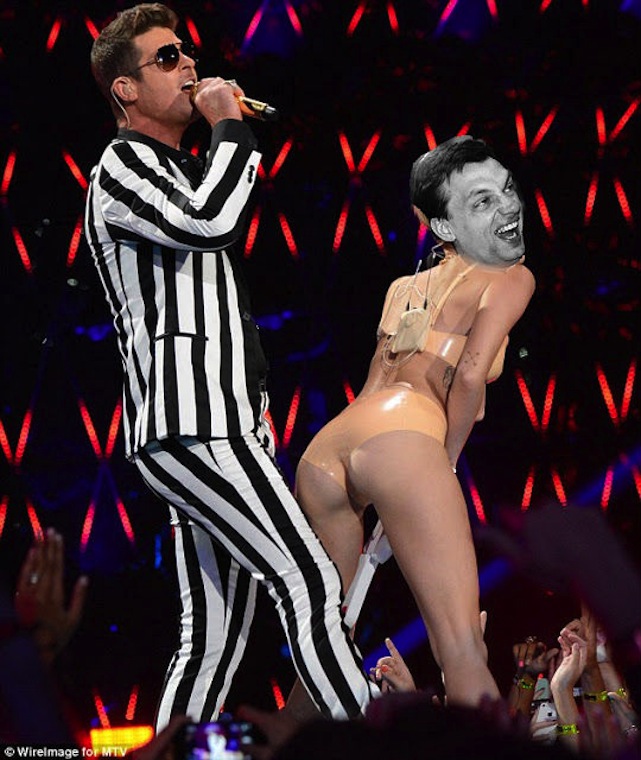 Illustration for article titled Hogyan tudna kétmillió követőt szerezni Orbán Viktor? Twerkeléssel?