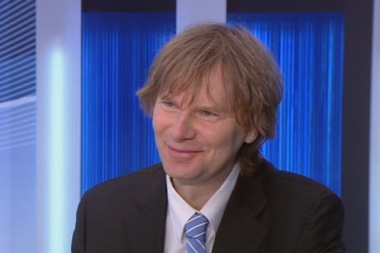 Mivel zsarolhatja Fodor Gábor a balodal vezetőit?