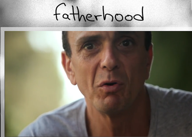 Nincs aranyosabb, mint Hank Azaria websorozata az apaságról