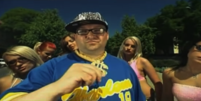 Illustration for article titled NEM Big Money, a néma viccrepper vette el Mesterházyéktól az Összefogás nevet - frissítve