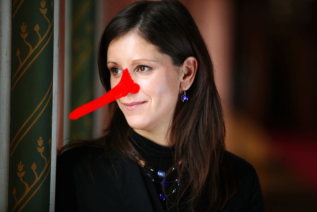 Szél Bernadett kérte a filterezést, majd nyilvánosan tiltakozott ellene