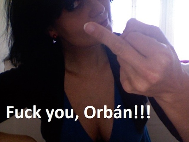 A szeretet nevében mutatnák a fukkot Orbán Viktornak