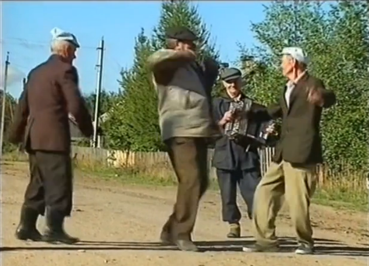 Közben befutott a nap zenés videója