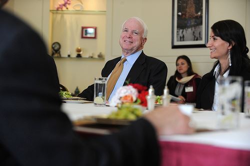 McCain az alkalmatlan nagykövetjelöltek elutasítására kéri a szenátust