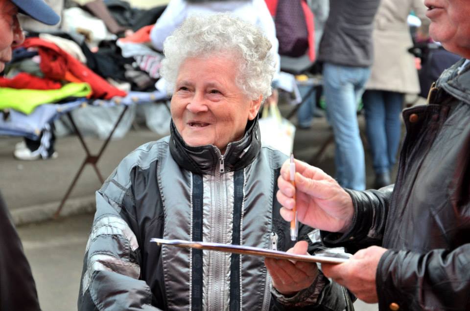 Illustration for article titled A fideszes Pócs János családi albumot készített a szavazóiból