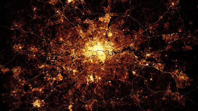 Ezek az űrfotók a nagyvárosokról nem az űrből készültek – és nem fotók