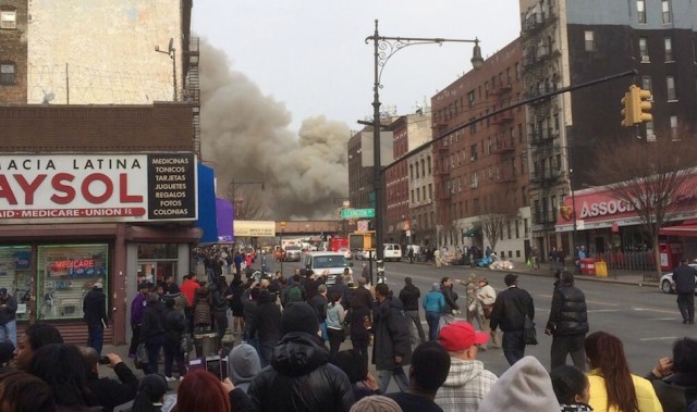 Felrobbant és összedőlt egy ház New Yorkban