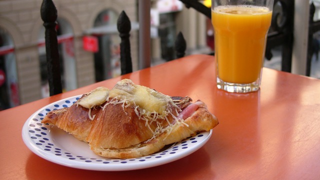 Mától a teraszon lehet reggelizni