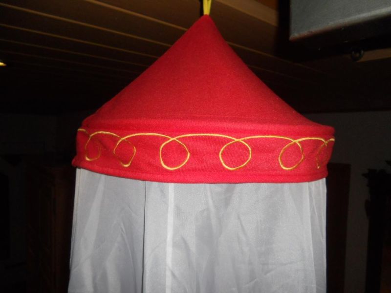 Az IKEA-baldachin lemászik és megfojtja a gyerekedet