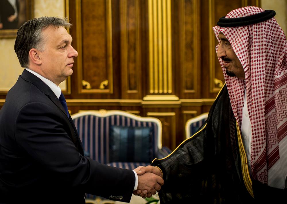 Illustration for article titled Varga kopaszodik, Balog nem tud felöltözni, Szijjártó haja megnőtt