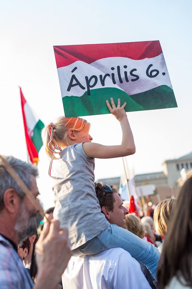 A Fidesz galériája szerint a békemenetesek főleg cool fiatalok voltak