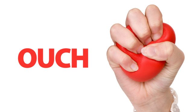 Viccből megszorongatták a heréit, kómába esett