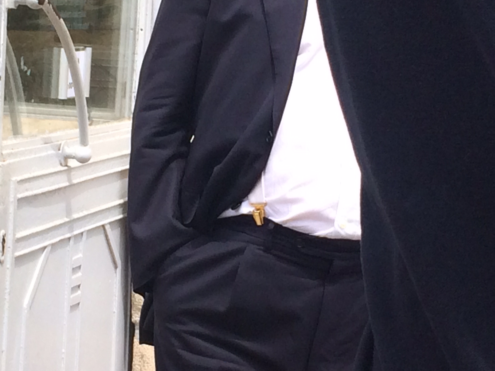 Arany hózentrógerben tekintette meg a hangyászt Tarlós István