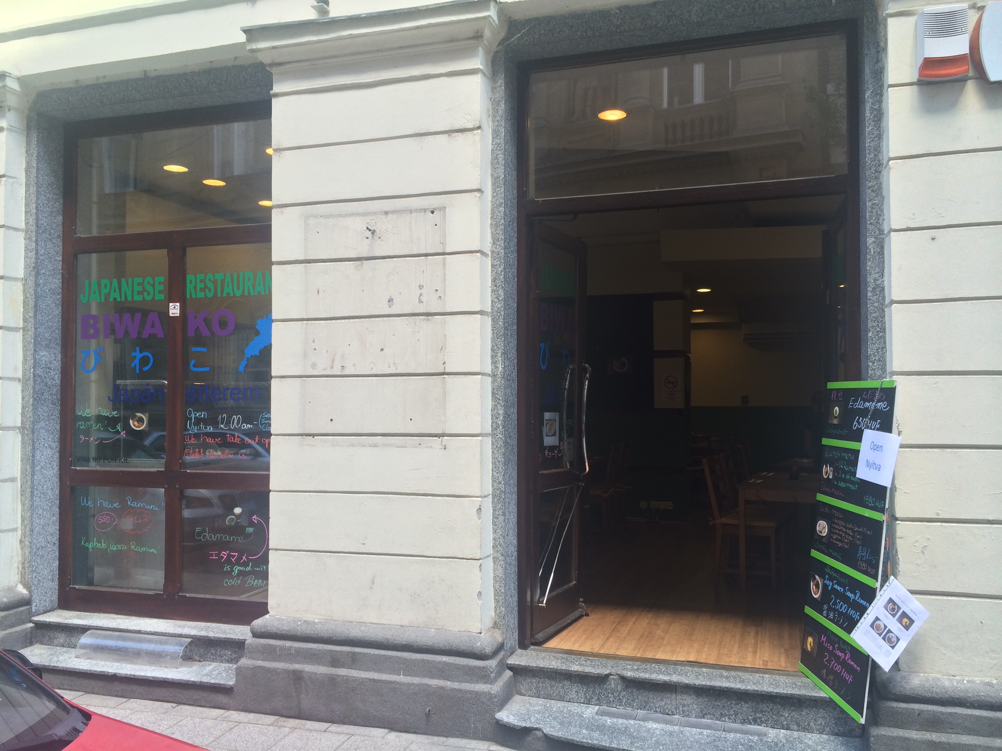 Illustration for article titled Egészen furcsa japán étterem nyílt a belvárosban