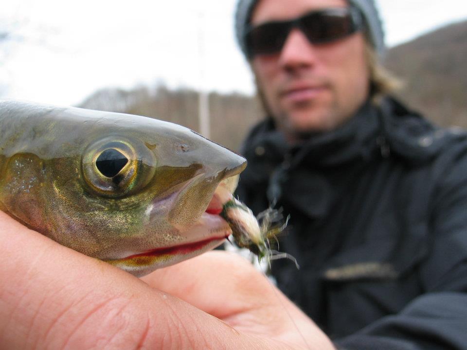 Illustration for article titled Miért cikik a vadászok és miért menők a horgászok?