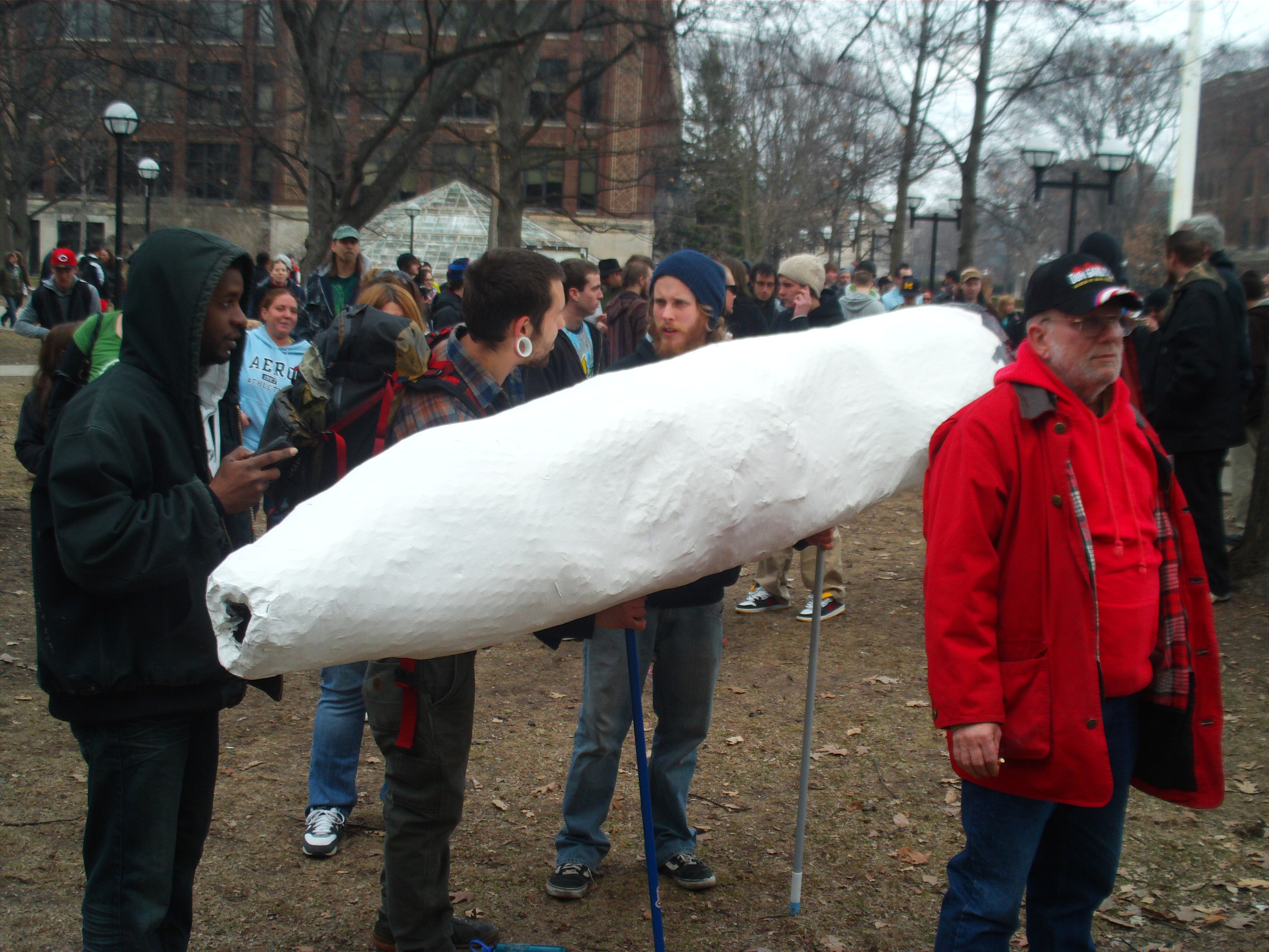 Nem fogod kitalálni, mit vettek a fiatal liberálisok a norvég pénzből (frissítve!)