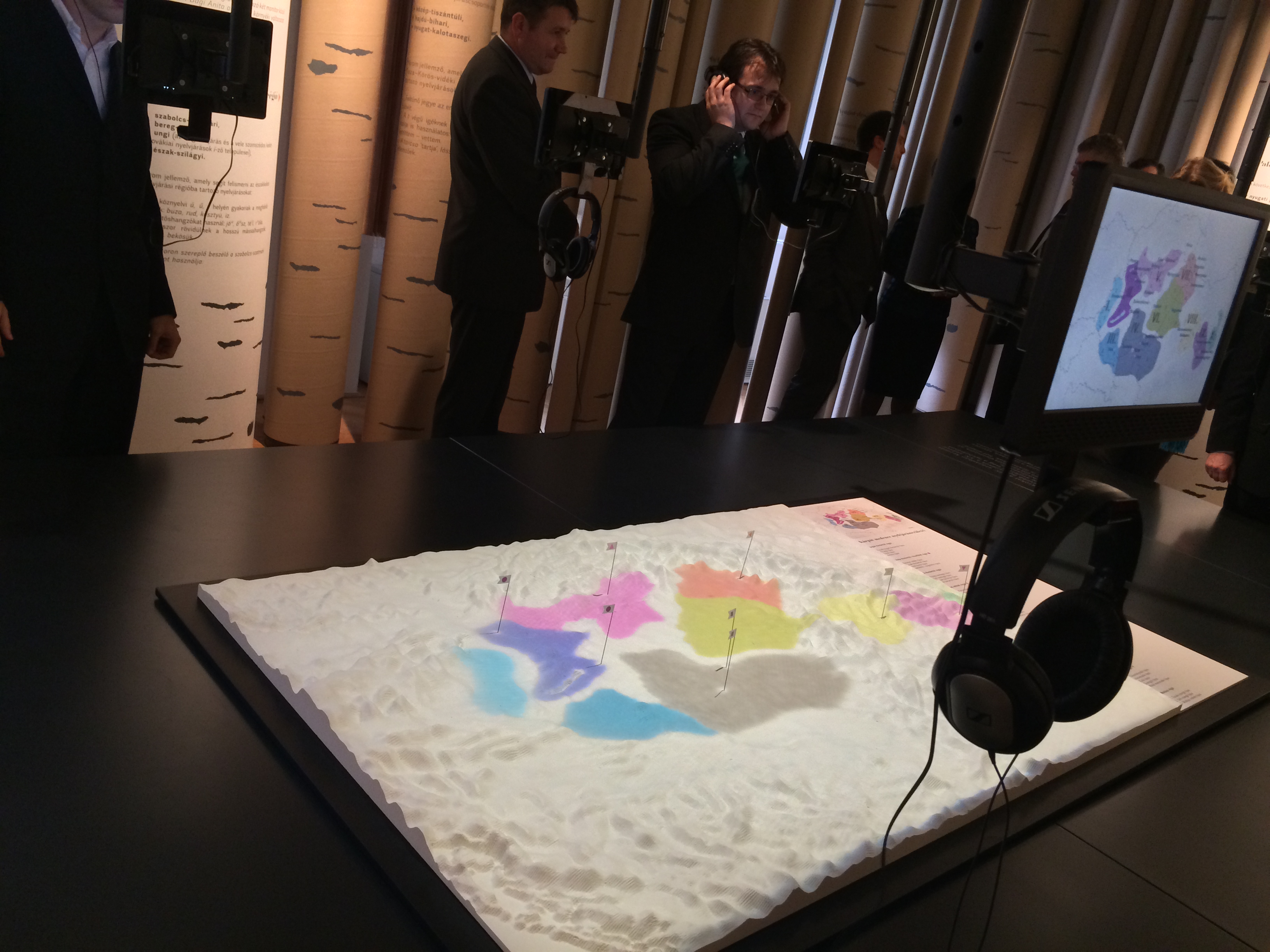 Illustration for article titled Ha ilyen lenne a nacionalizmus, legelöl ráznám a tarsolylemezt