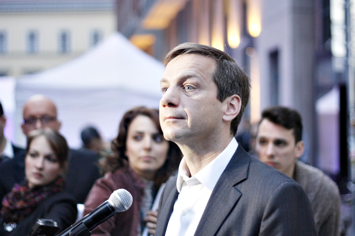 Illustration for article titled Billeg a Fidesz-kétharmad, bejut az LMP (percről percre)