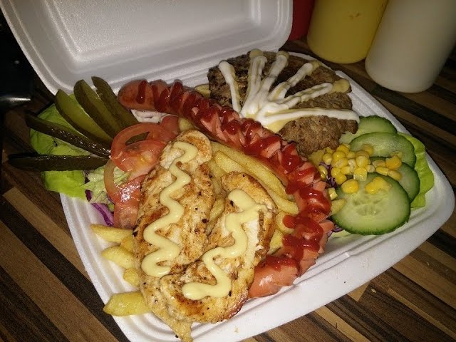 Magyar videóklipben ennyi majonéz még nem szerepelt