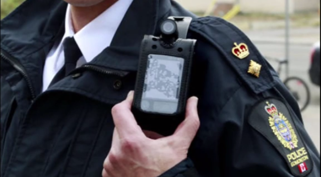 Obama bekamerázza az amerikai rendőröket