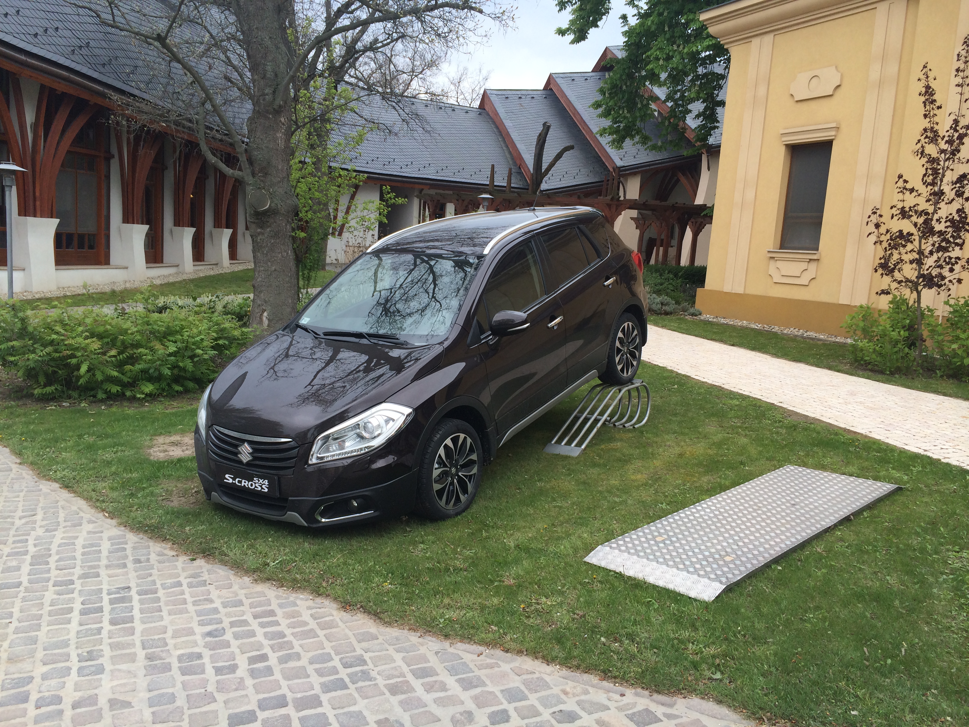 Illustration for article titled Sosem látott fotók I. Orbán Ramszesz felcsúti piramisából