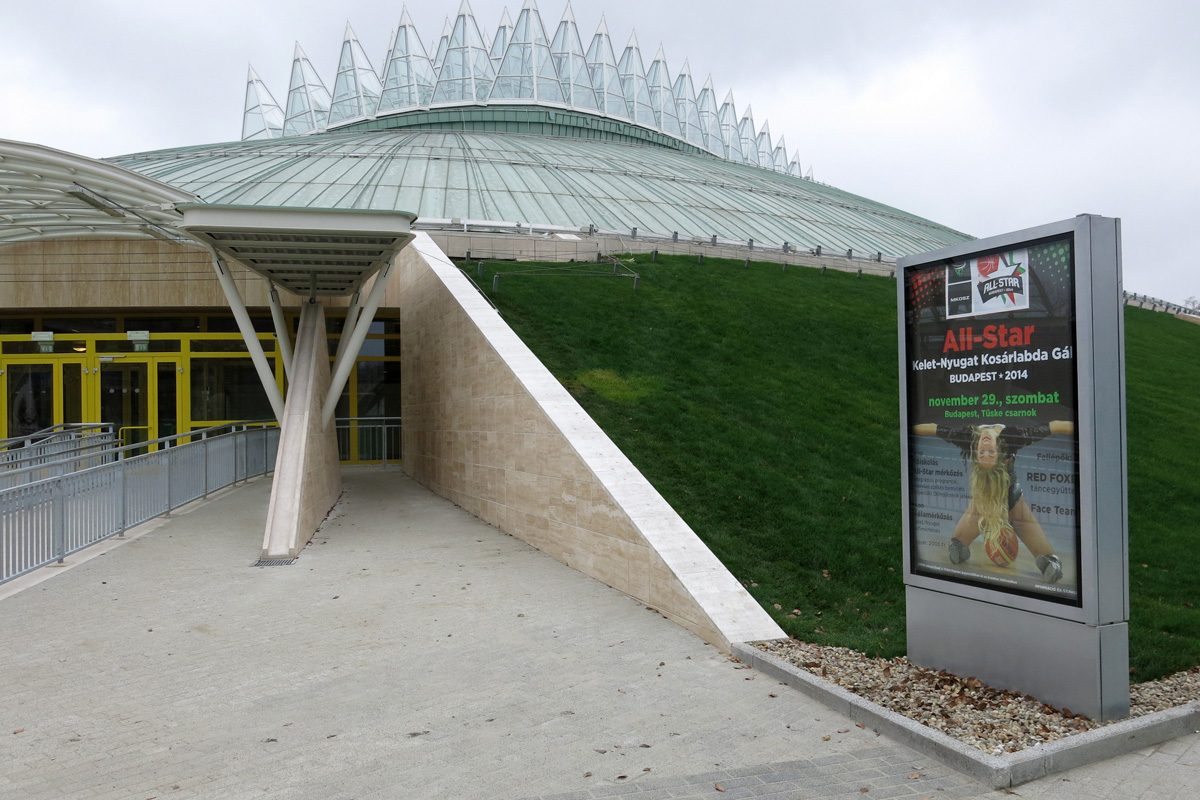 Illustration for article titled Simicskó Air István majdnem bezsákolta a kisgyereket