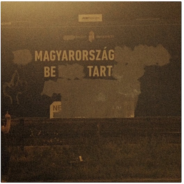 Illustration for article titled Kérjük, álljon az ajtó elé, mert a vezető zavarja a szabad kilátásban!