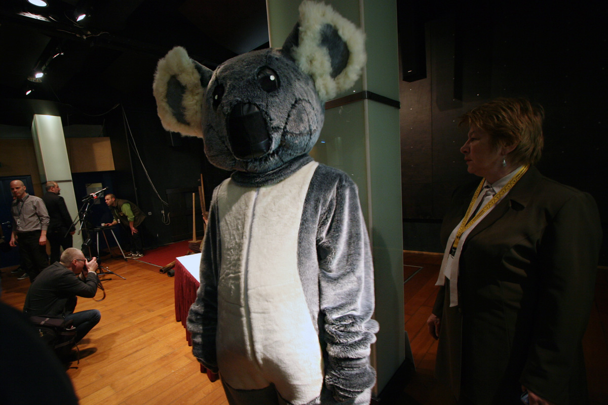 Illustration for article titled Hogy nyomult rá L. Simon László a koalára