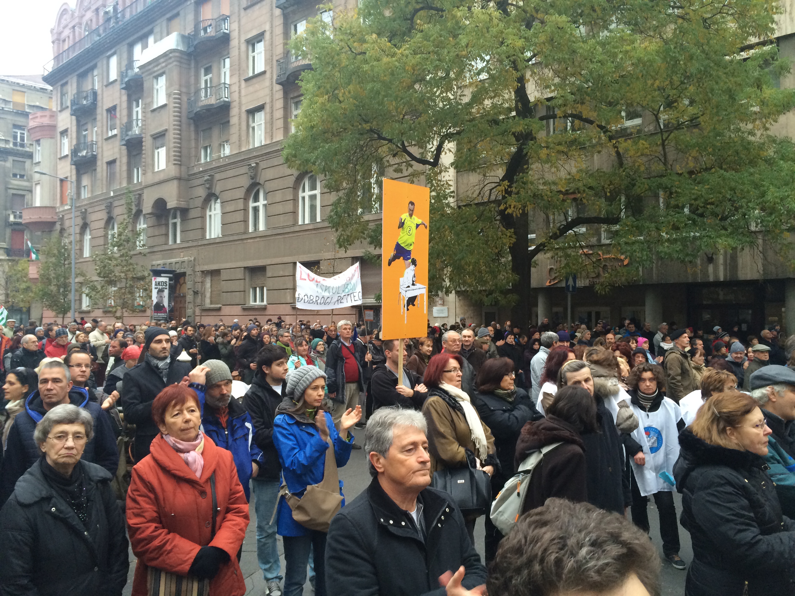 Illustration for article titled Permanens tüntetők