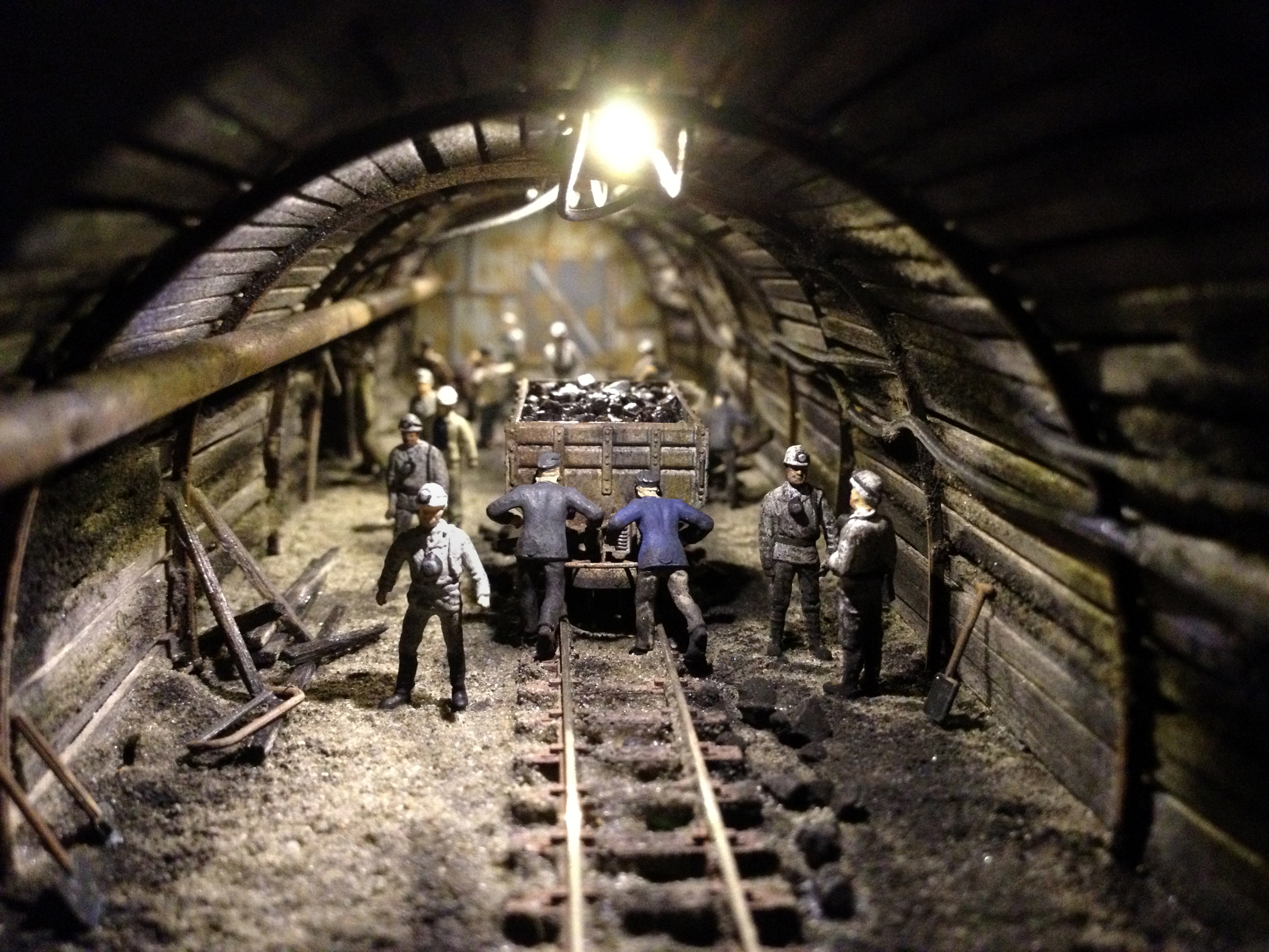 Illustration for article titled Megnéztük Budapest legmenőbb látványosságát az Andrássy úton