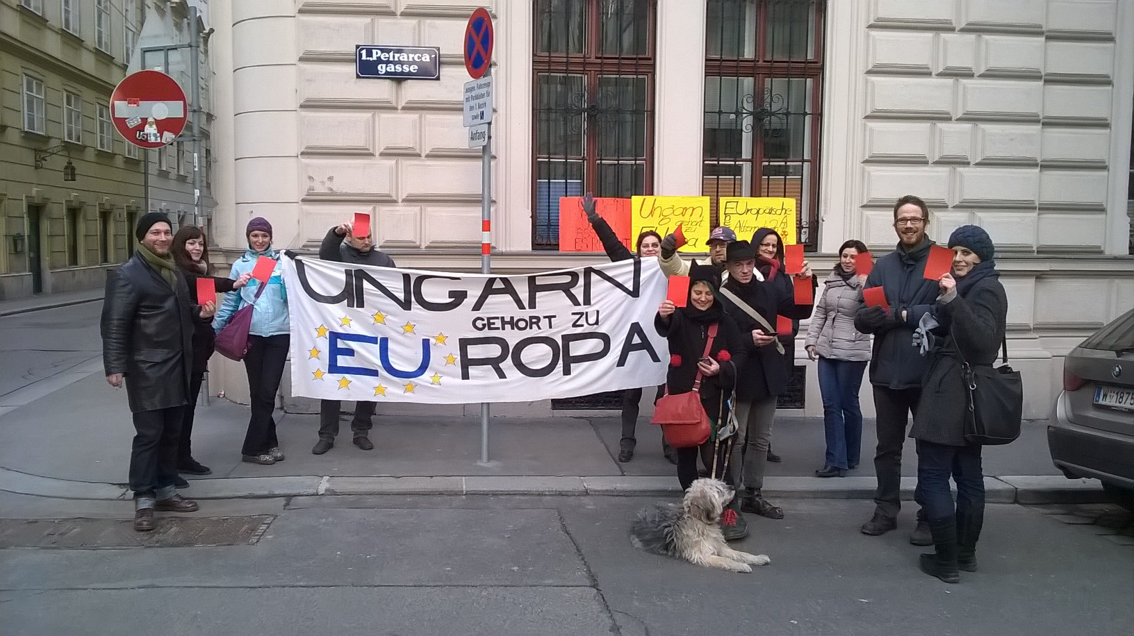 Illustration for article titled Külföldi magyarok is tüntettek ma a kormány ellen