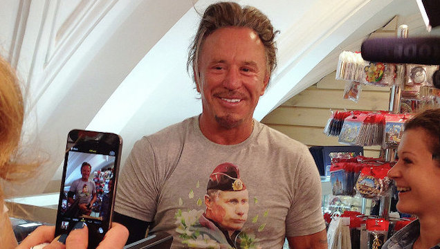 Mickey Rourke vett magának egy Putyint
