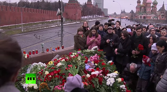 Illustration for article titled Több tízezren vonultak Moszkvában Nyemcov gyászmenetén