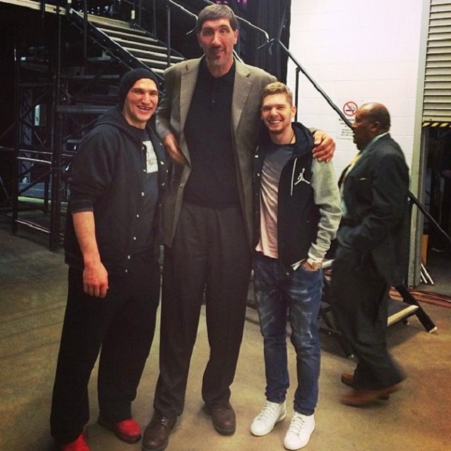 Egy nagyon nagy óriás és két kisebbfajta