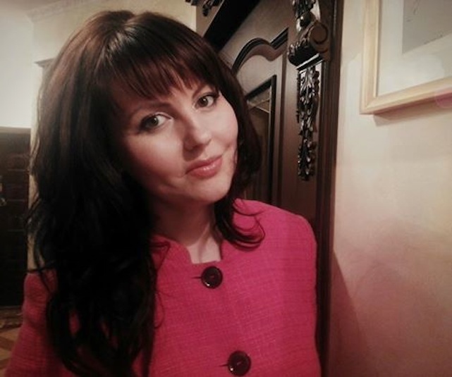 Illustration for article titled Két szuperszexi muff várja, hogy Putyin leigázza őket