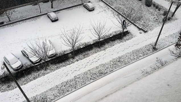 Illustration for article titled Kinéztem az ablakon, megírom - imikroposzt/i