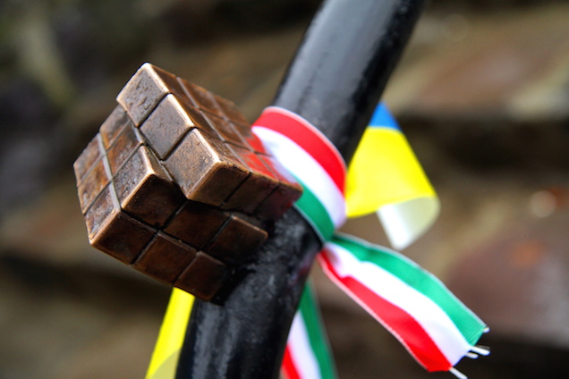 Svejk és a Szabadság után a Rubik-kocka is kapott miniszobrot Ungváron