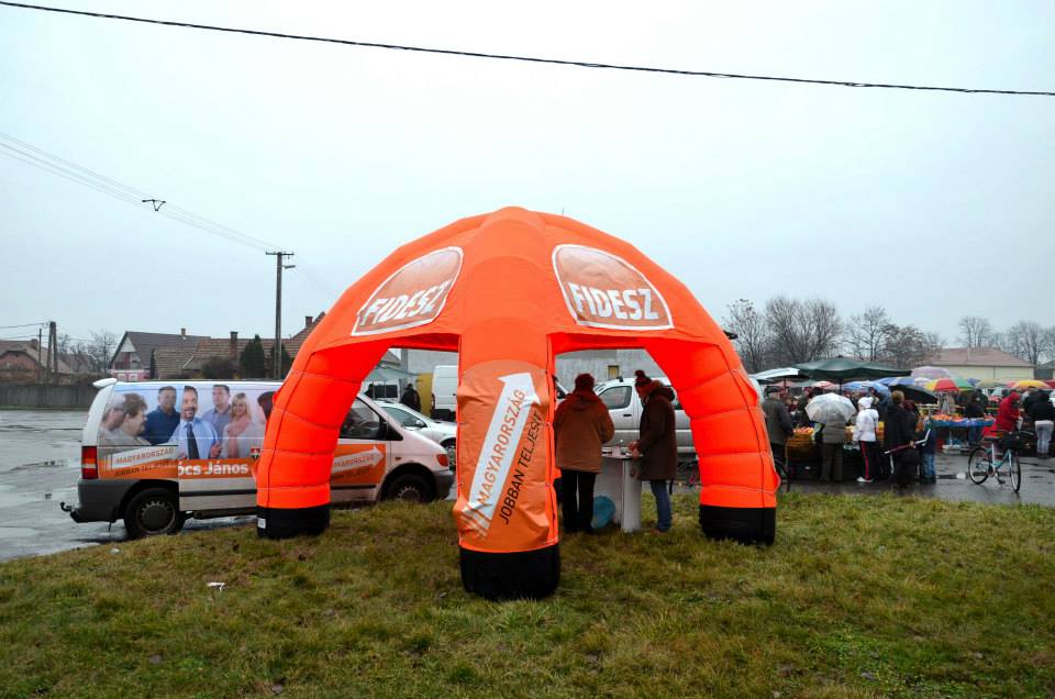 Fideszes ufó szállt le Jászapátiban