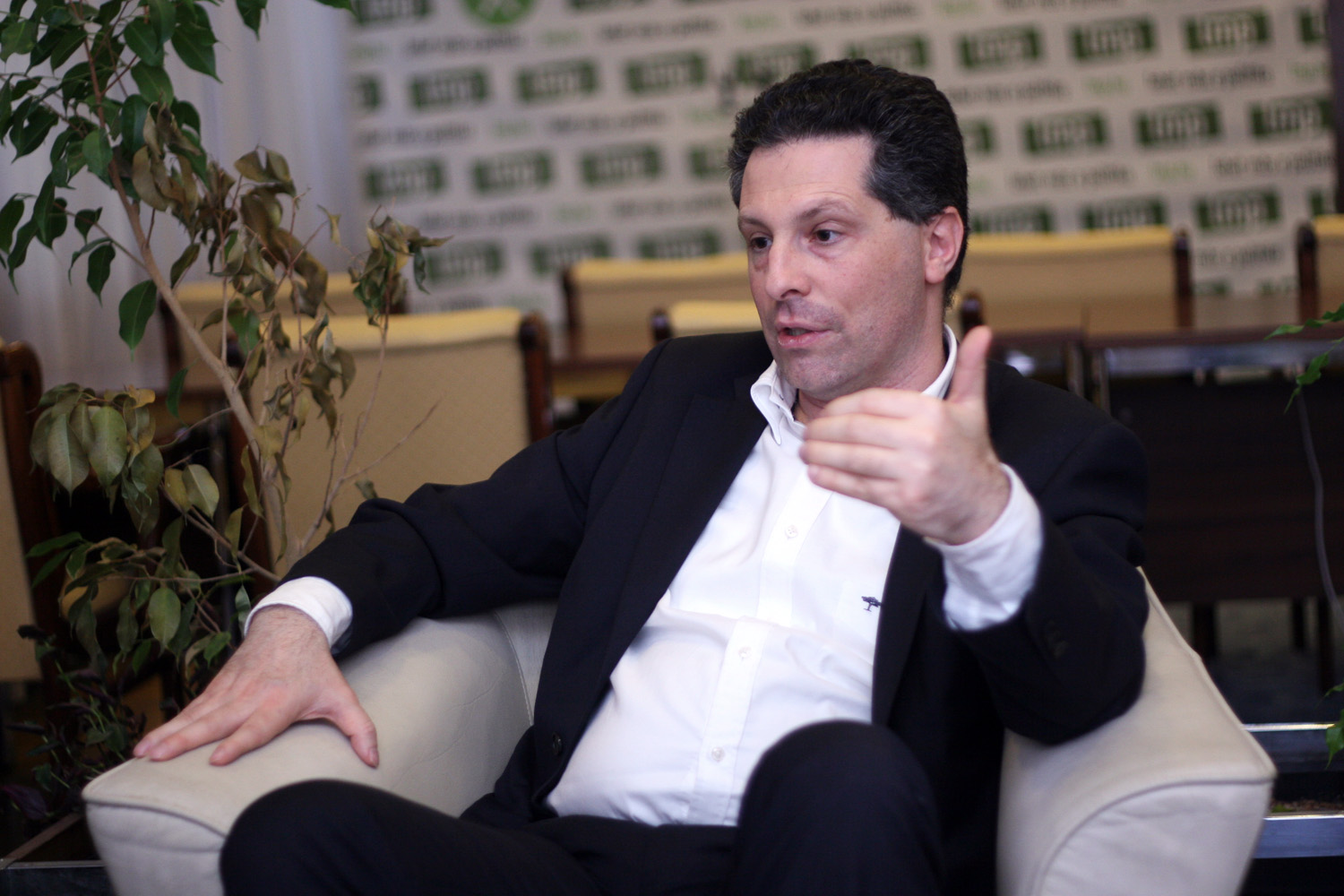 Illustration for article titled A gyűlölet hogyne zavarna? – Schiffer András a Cinknek