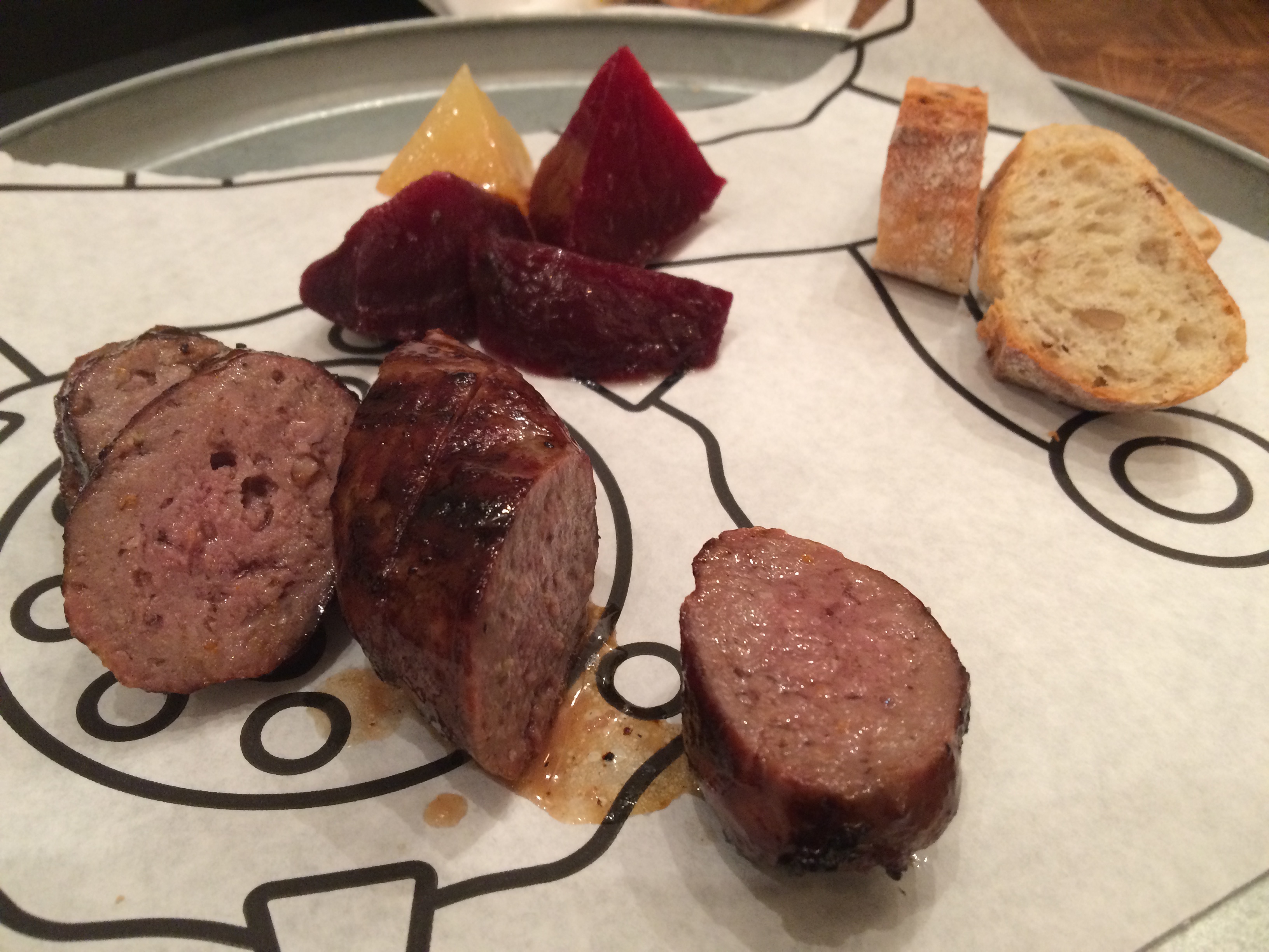 Illustration for article titled Végigzabáltuk a menüt a ma megnyílt Faszaládéban