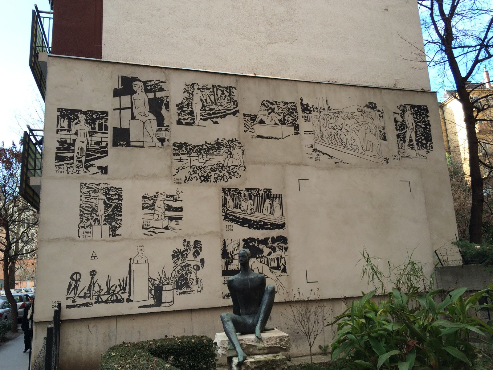 Illustration for article titled Budapest egyik legszebb szobra titokban egy egész térkép