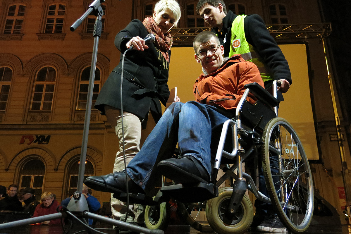 Illustration for article titled Game Over – képeink a kedd esti tüntetésről