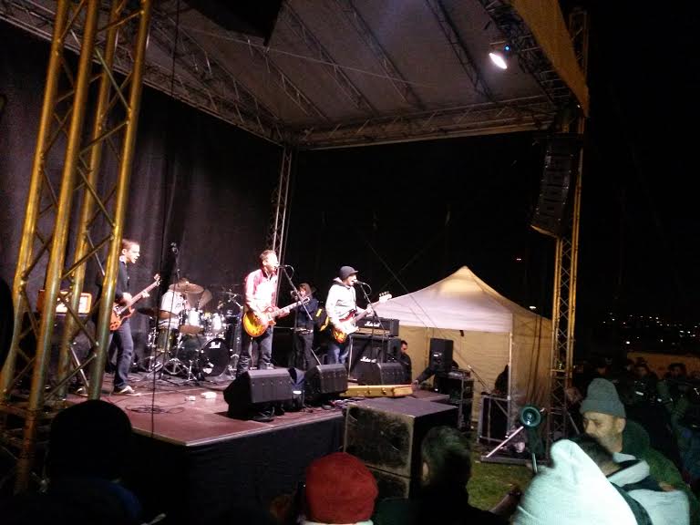 Áder János, gyere ki! (és közben vége lett a tüntetésnek)