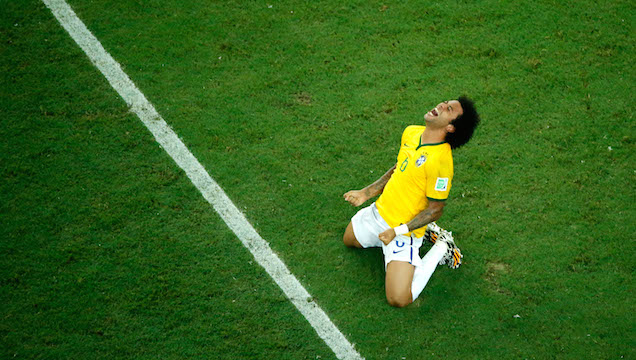 Brazília feltámadt hamvaiból, elődöntőbe menetelt