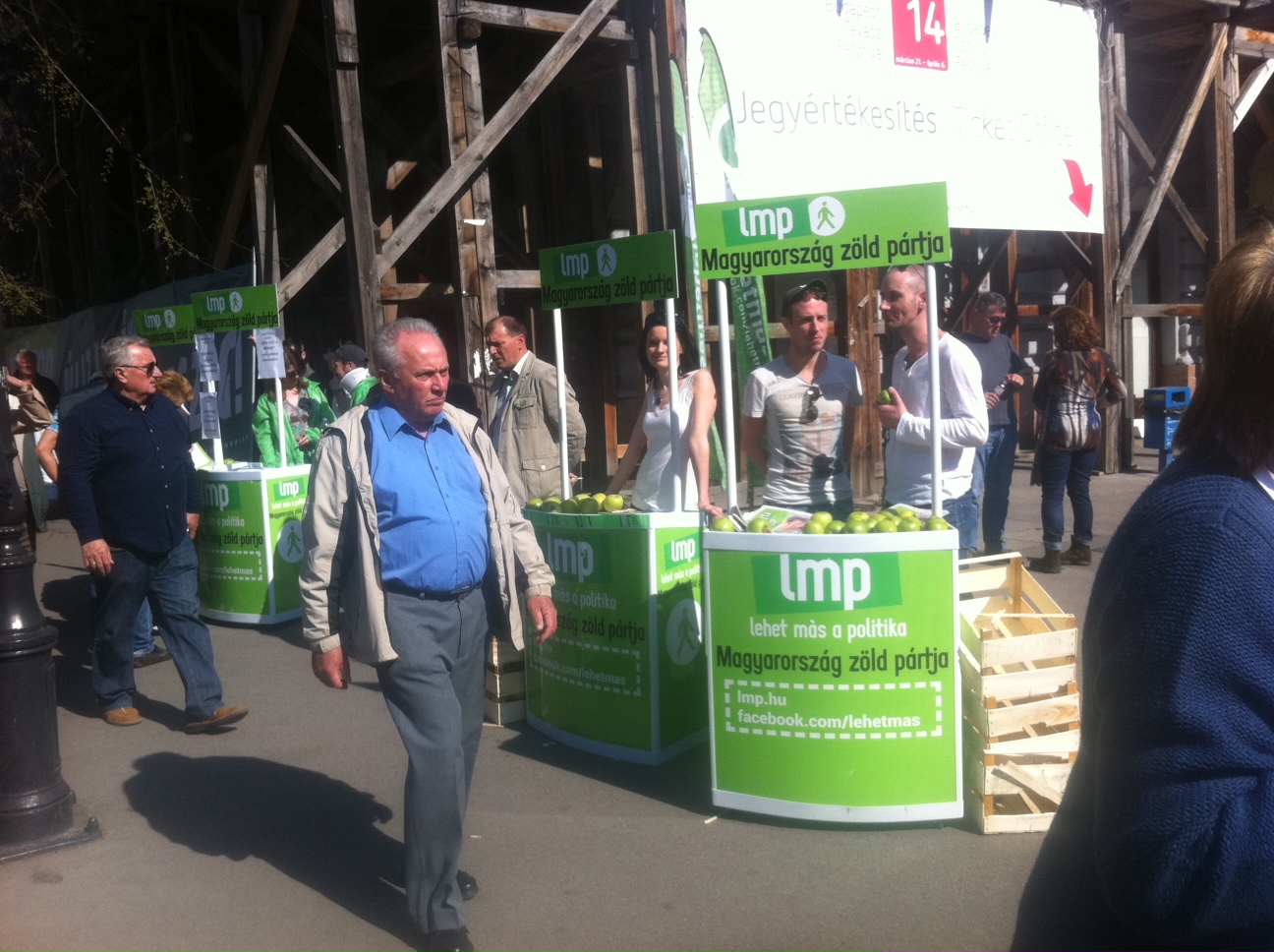 Illustration for article titled Szeretem a Forma 1-es versenyautót, az kormányváltós (Percről percre)