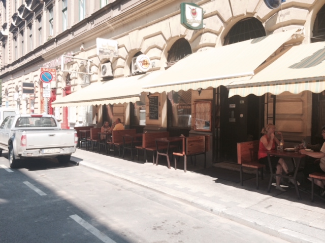 Illustration for article titled Hőre lágyuló műanyagot kaptunk ebéd helyett az átkozott Szlovákban