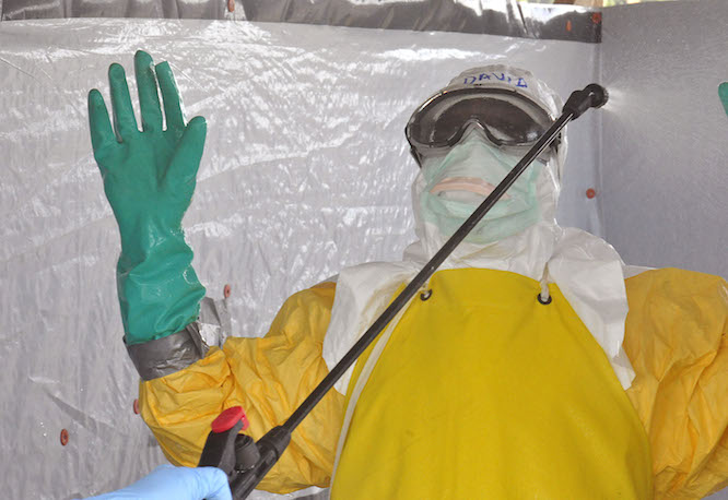 Ebola helyett maláriagyanúval kezelnek egy nigériai férfit Debrecenben