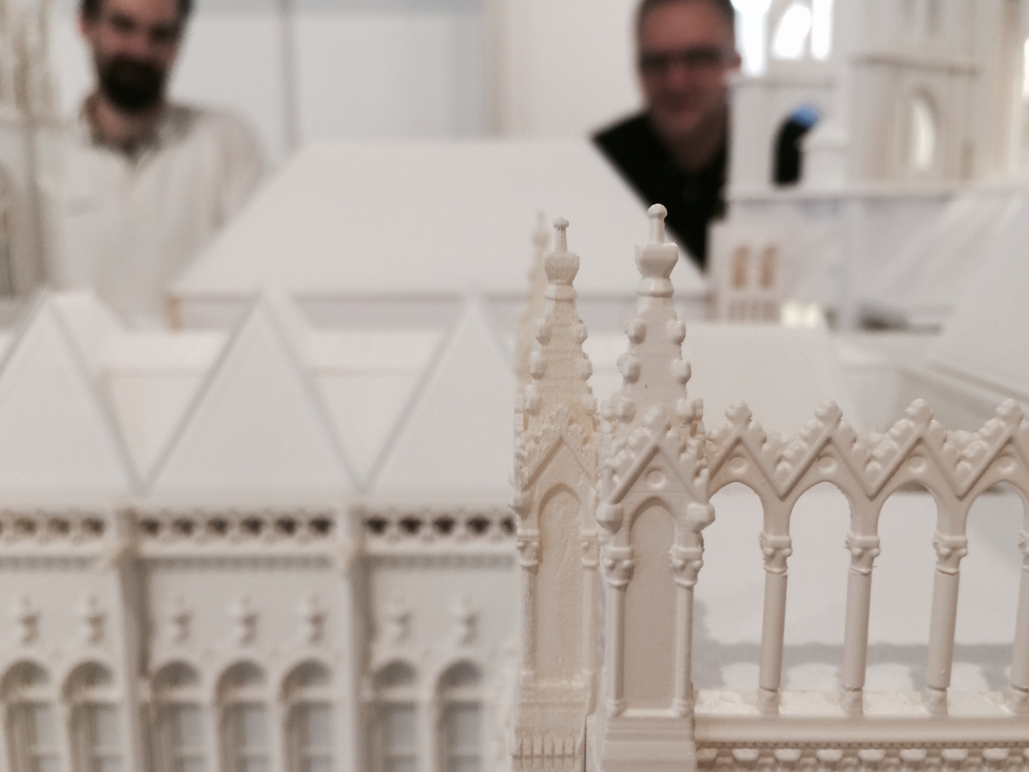 Illustration for article titled Tátva maradt a szám az Országházról készült csodamakett láttán