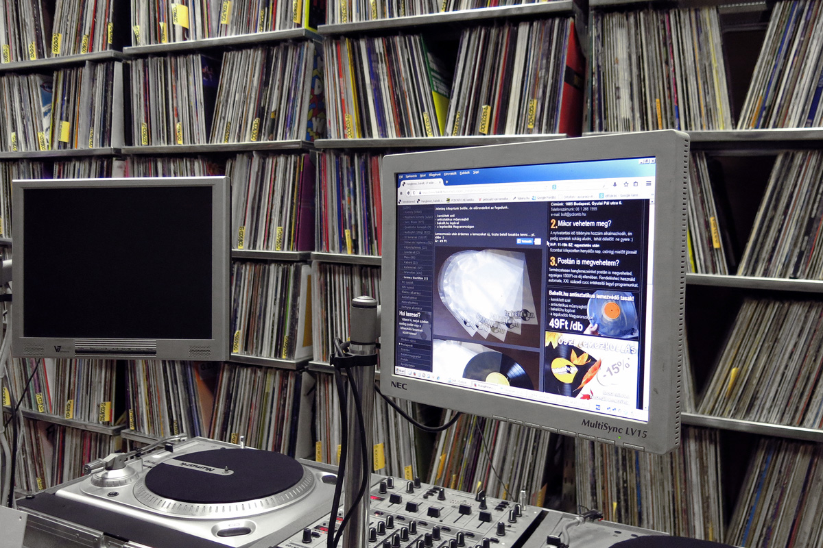 Illustration for article titled Van szükséged lemezboltra? Ötmillió forintért a tiéd lehet!